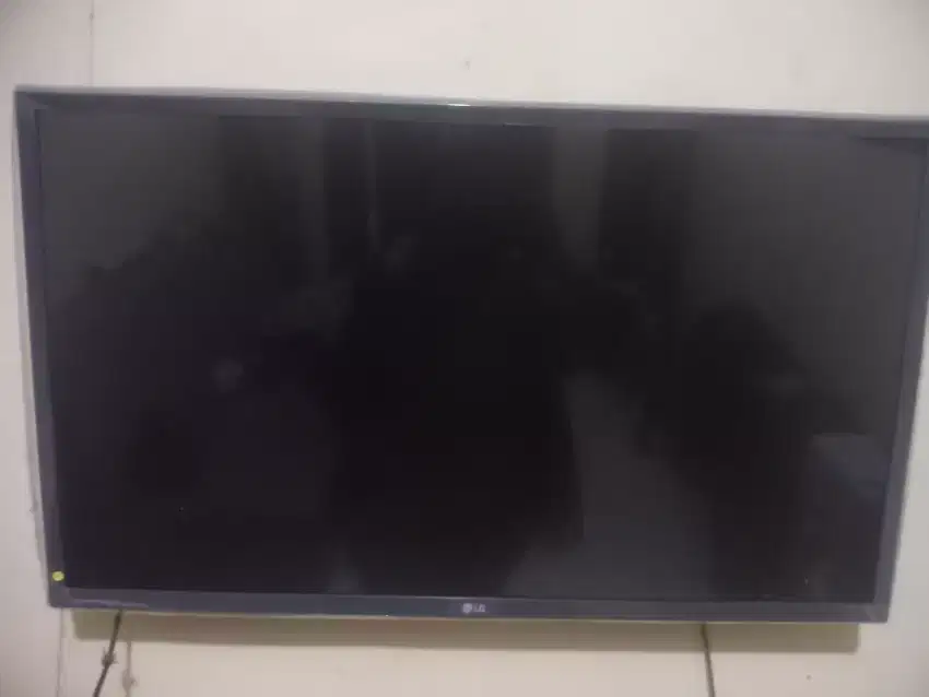 TV Smart TV merk LG 32 inc + Bracket