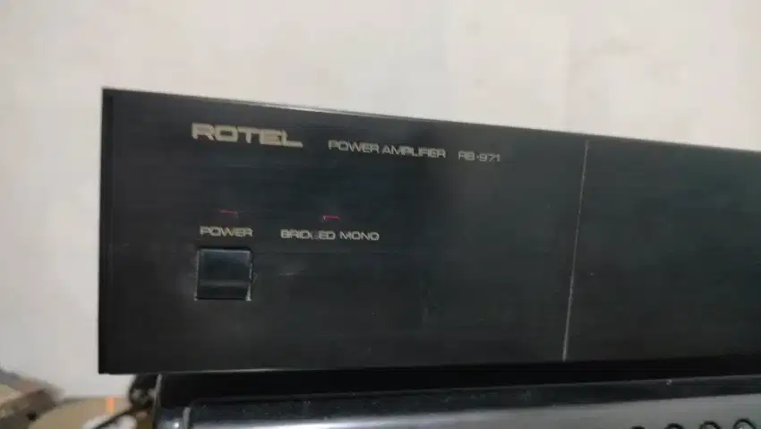 Rotel RB 971 stereo power amplifier