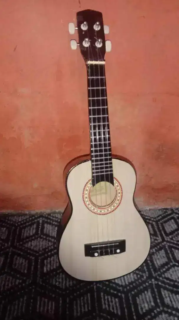 Jual ukulele senar 4