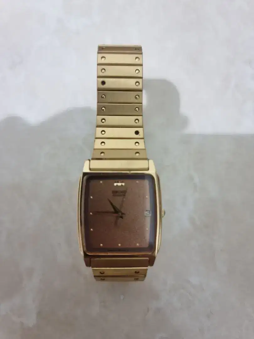 Seiko quartz vintage gold