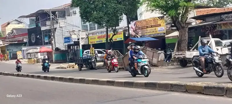 Dijual  Lahan Usaha Harga di bawah NJOP di jalan Raya TB. Simatupang