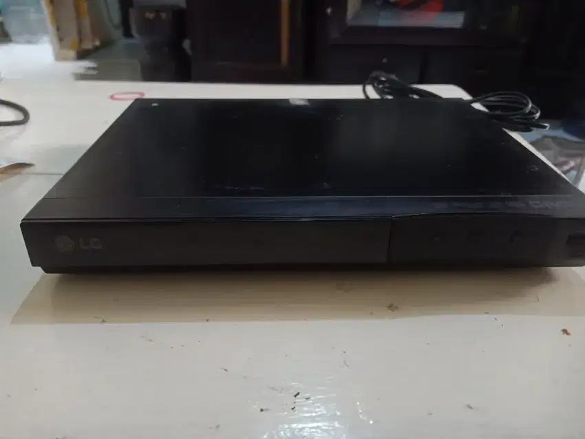 LG DVD player + remote