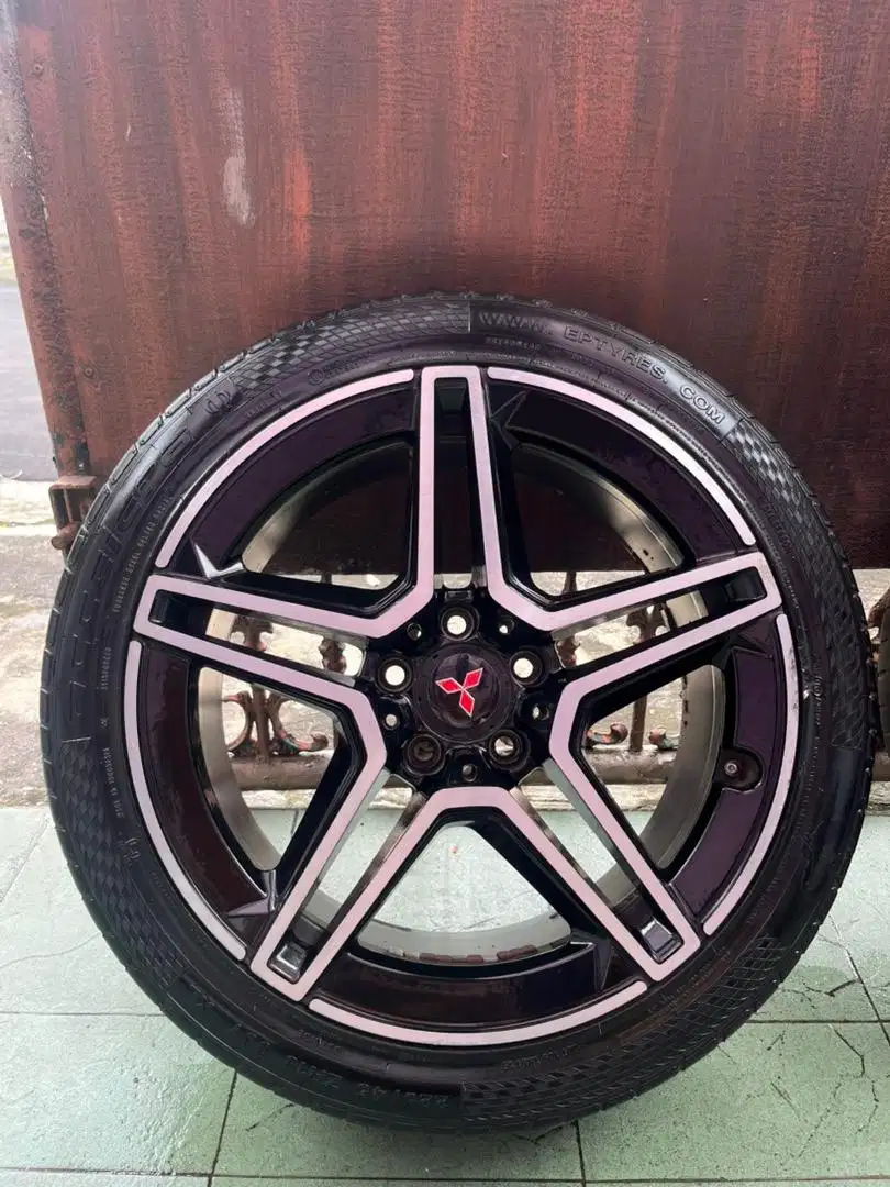 Velg r18 amg bekas