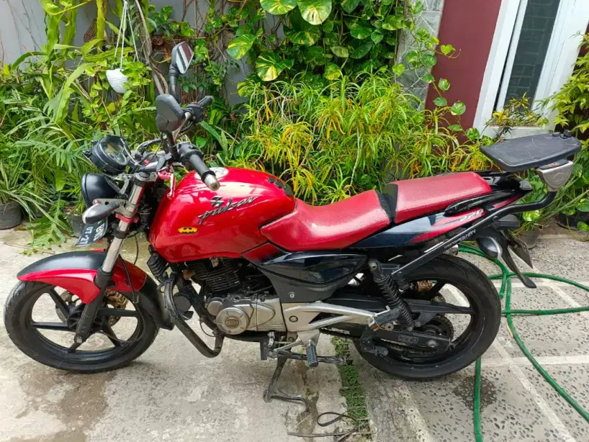 Bajaj Pulsar 220