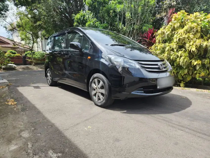 Honda Freed 1.5 PSD Automatic Tahun 2009