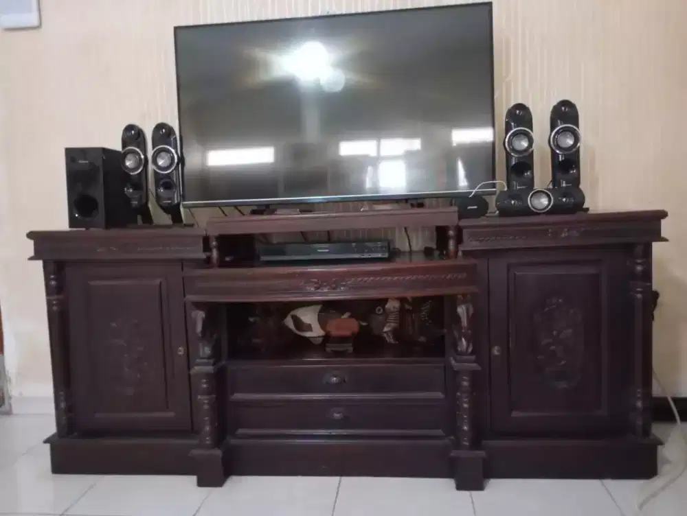 Dijual Meja tv warna coklat tua
