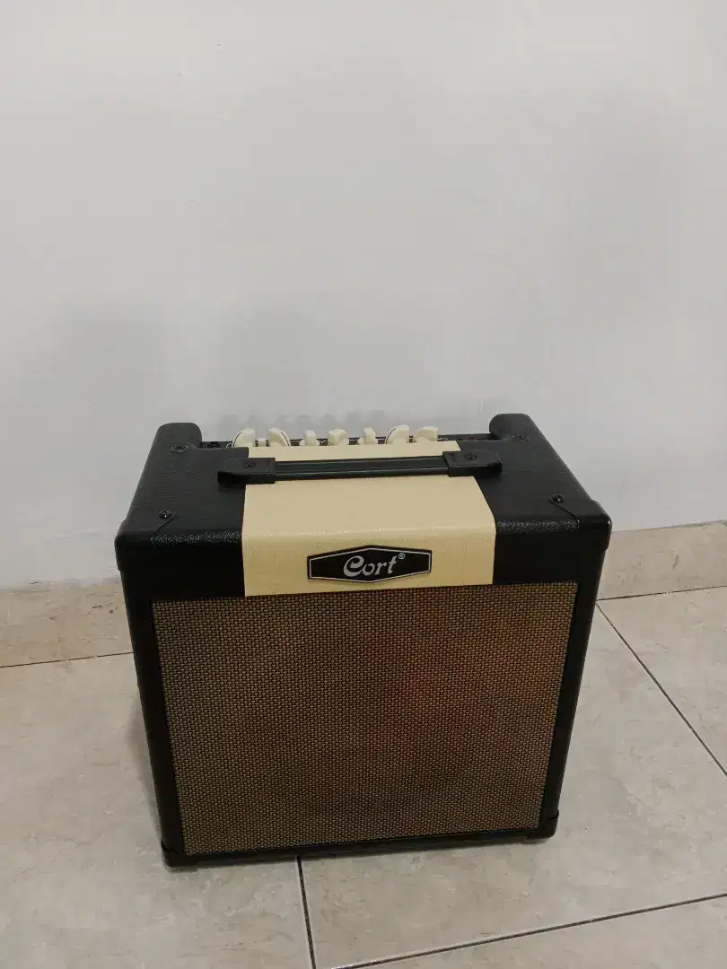 Ampli gitar CORT CM15R