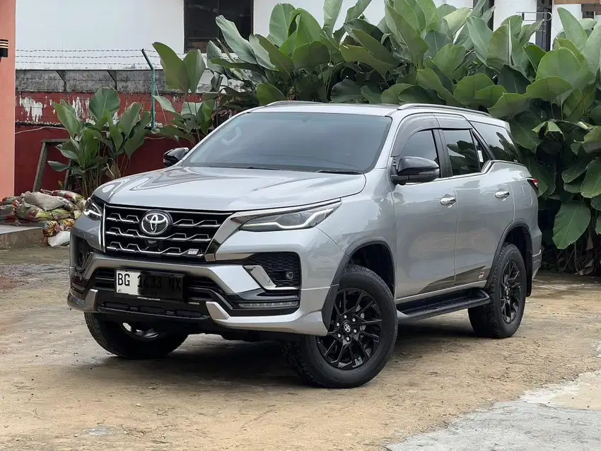 FORTUNER VRZ 2.8 GR MATIC DIESEL 2023 Like new Macan bos