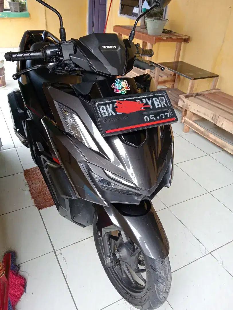 Bismillah jual kereta Honda Vario 160 CC, lengkap,ban tebalpajak hidup