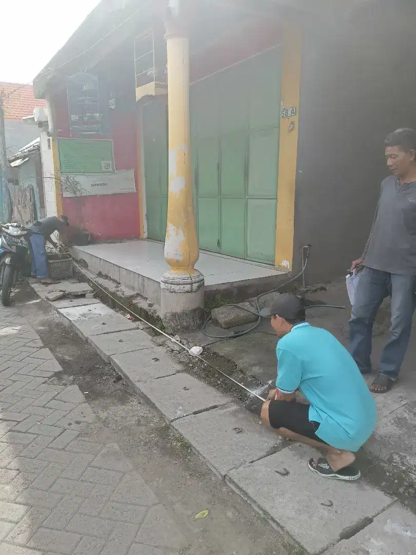 Tukang pasang keramik