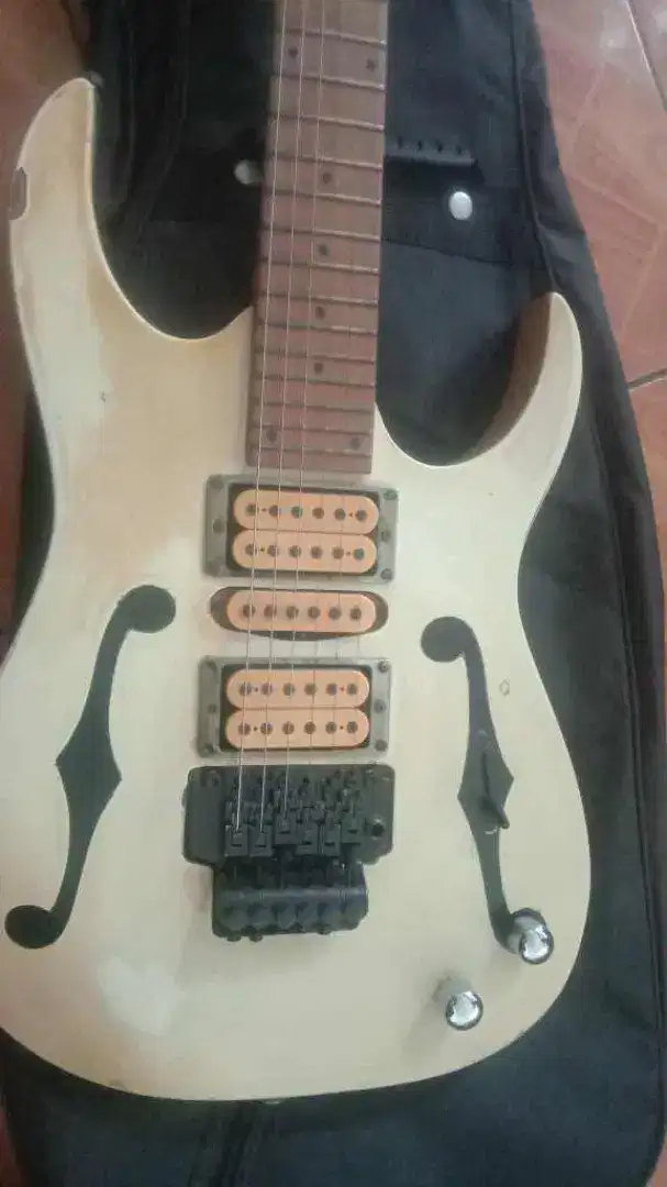 Gitar elektrik ibanez