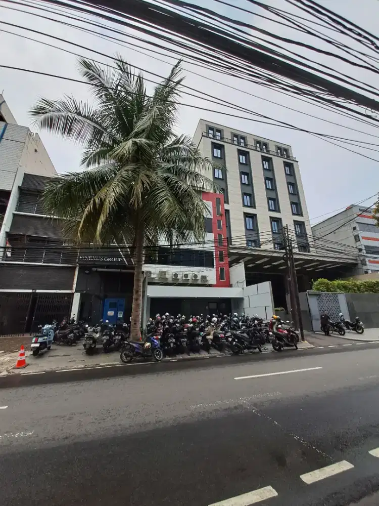 Disewakan mini building 3 lantai strategis dekat Pecenongan Pasar Baru