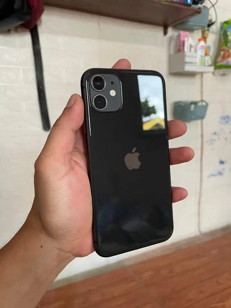 Iphone 11 128 gb hitam resmi ex.IBox