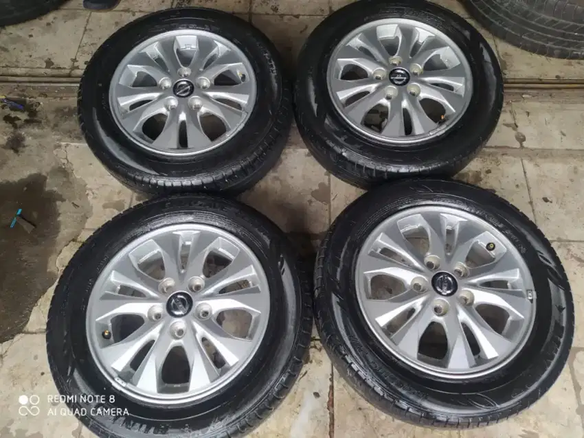 Velg oem Nissan livina r16 hub WA mulus