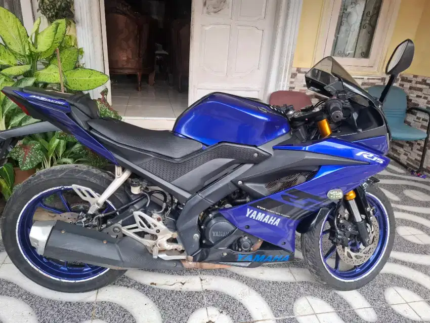 Yamaha R 15 V3 biru