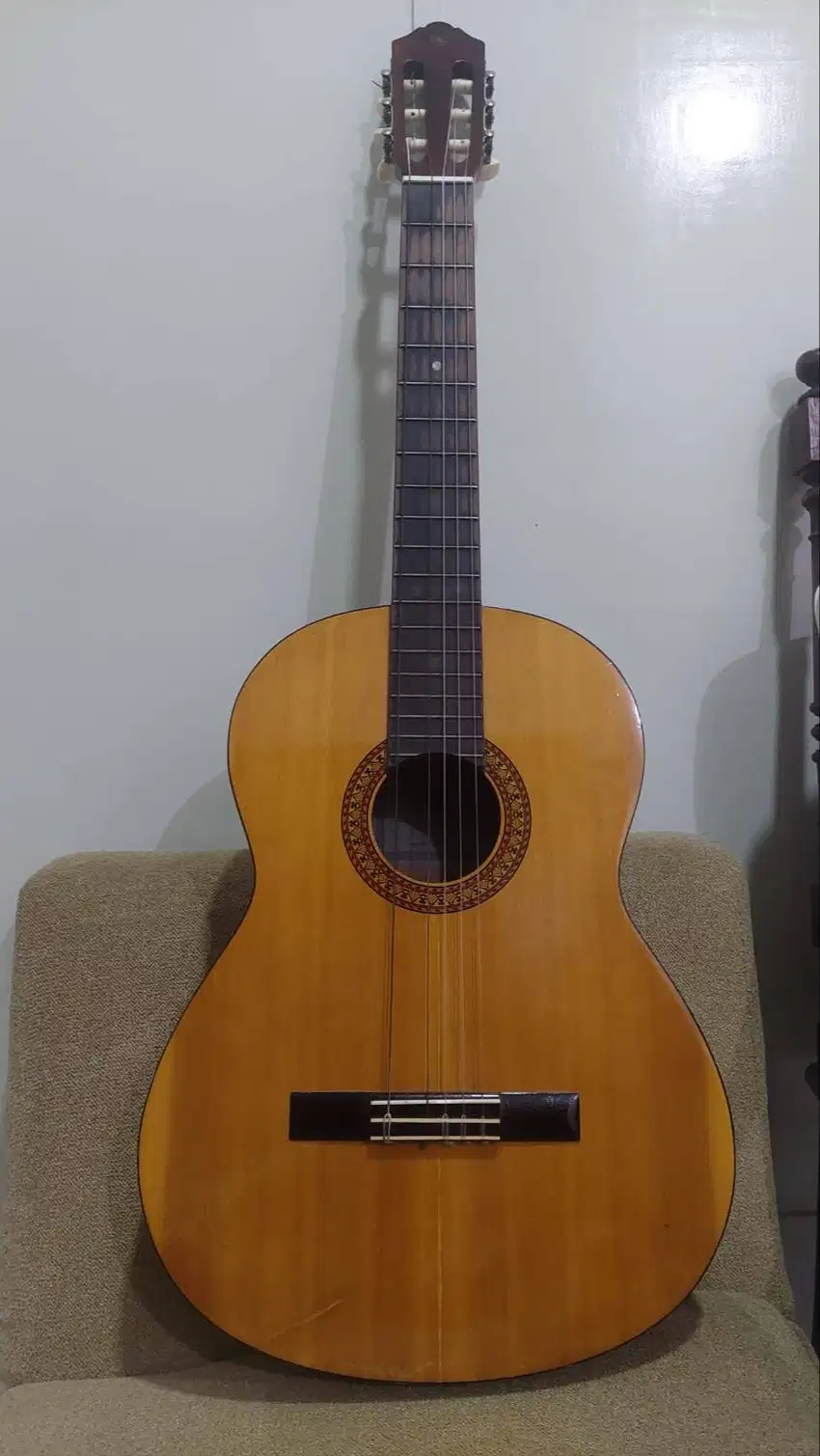 merek Yamaha C330A gitar klasik