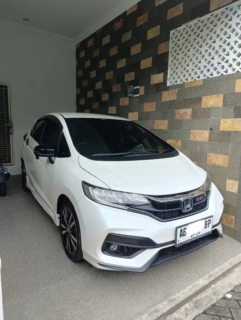 Honda Jazz GK5 1.5 RS MT (CKD)