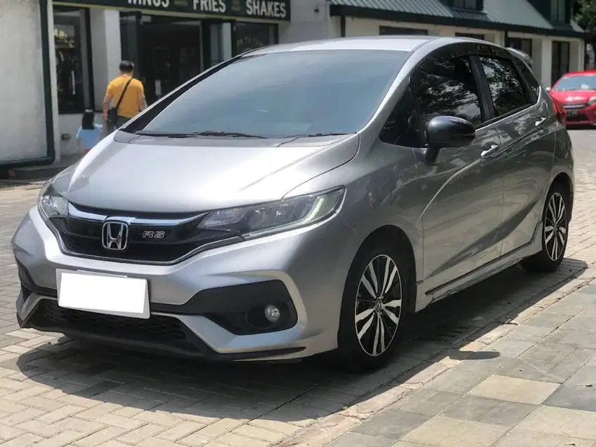 HONDA JAZZ-RS 2018 (SILVER)