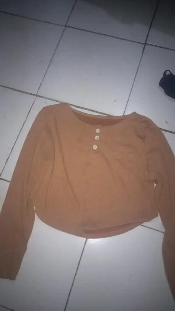 Baju perempuan bekas