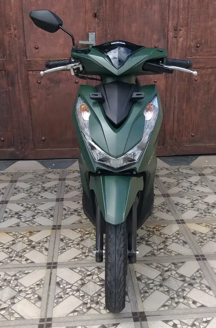 Honda Beat Deluxe Tahun 2024, BPKB & STNK lengkap