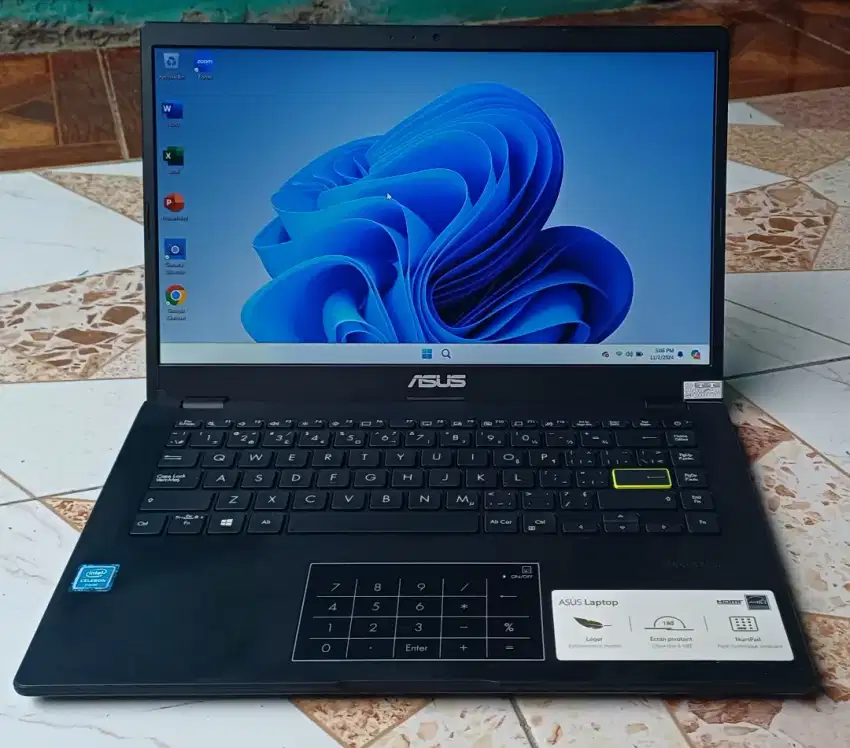 Laptop Asus E410M mulus