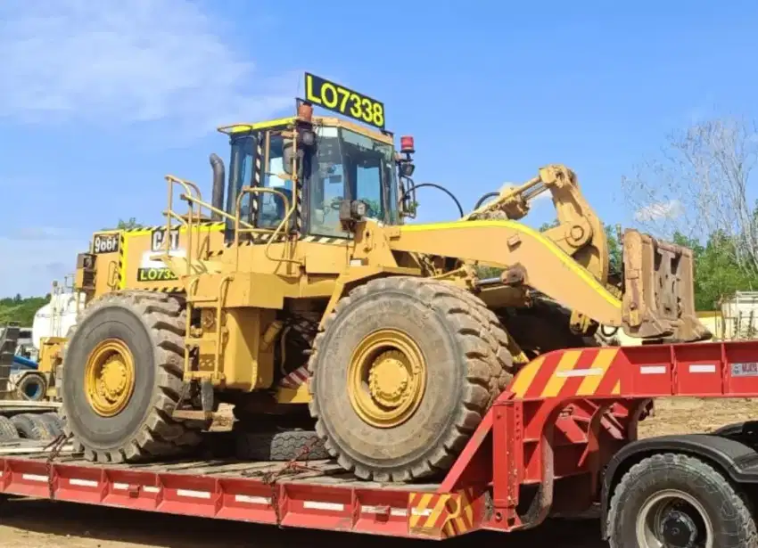 Loader CAT 966F