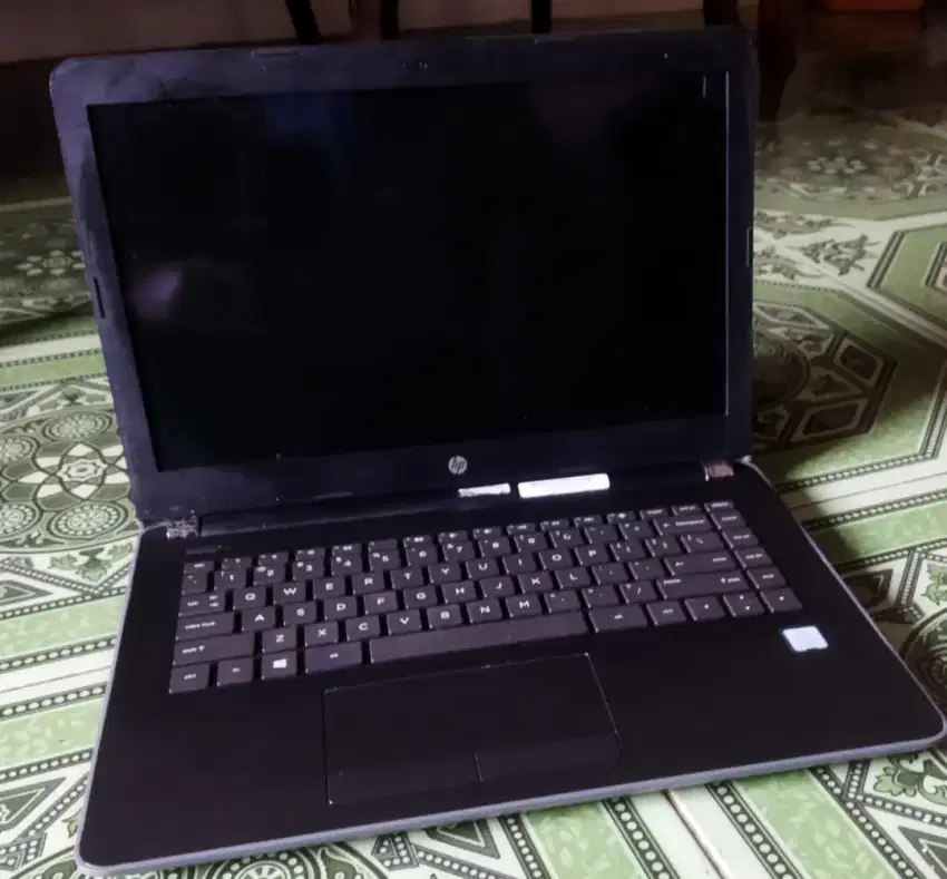 Dijual Laptop mati total tapi layar LCD baru ganti
