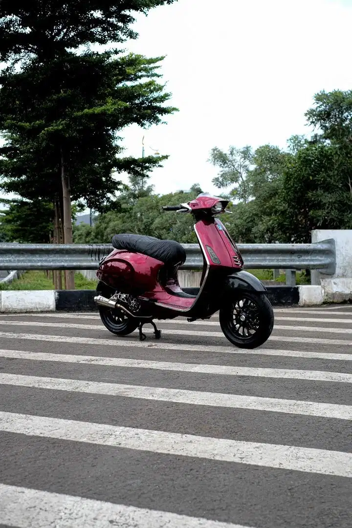 PIAGGIO VESPA MATIC SPRINT 150 IGET ABS 2018 MERAH MURAH BERGARANSI