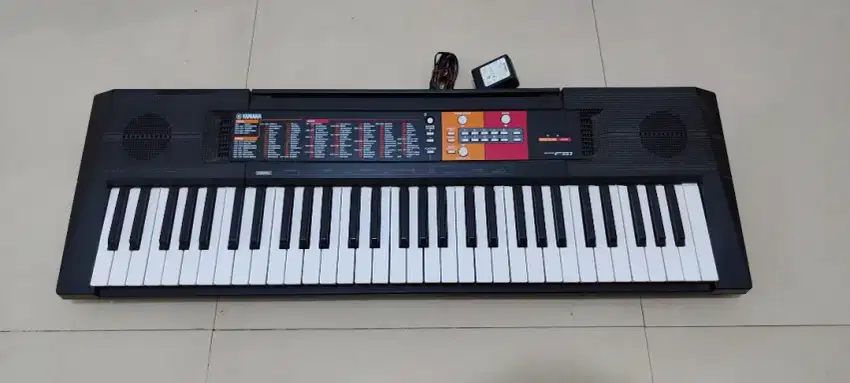 Keyboard Yamaha PSR F51 Bagus Normal