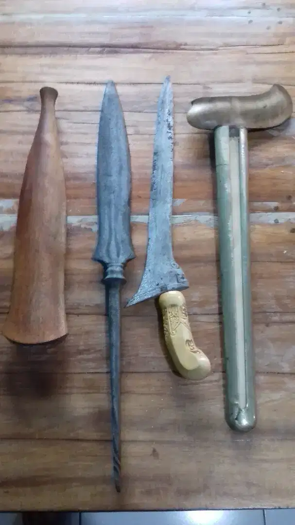 Tombak cekel dan jalak dinding