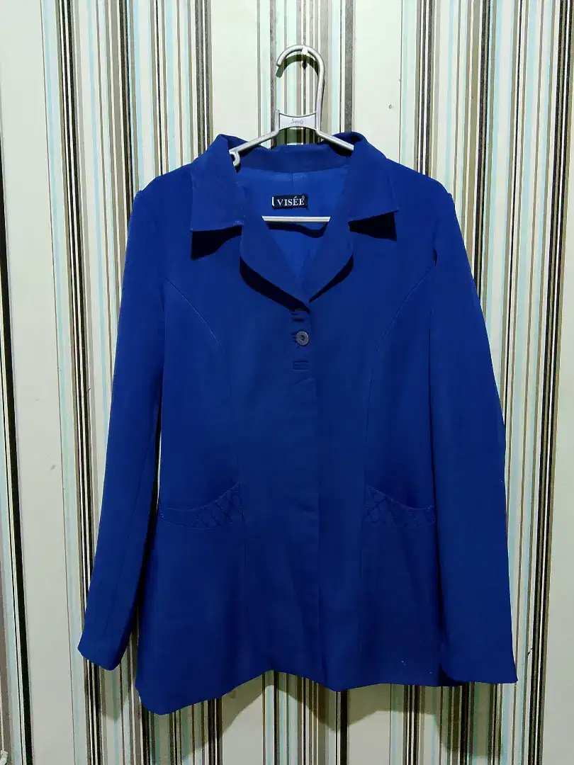 Blazer warna Biru