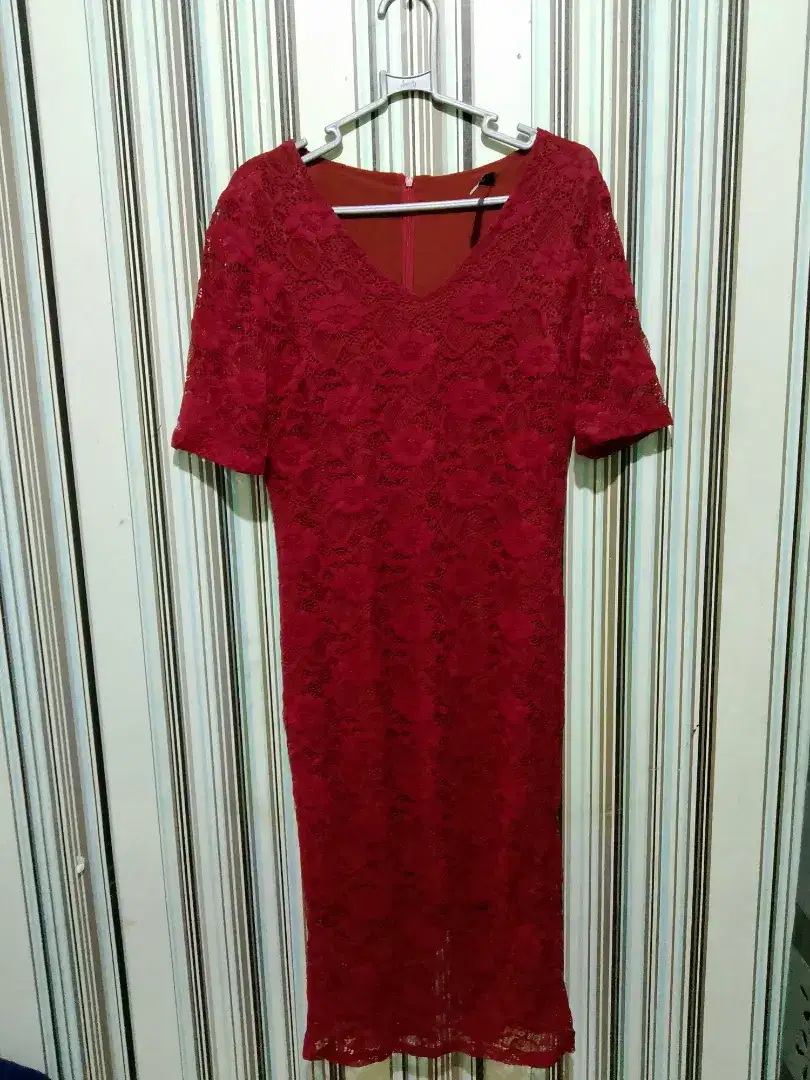 Dress brokat maroon