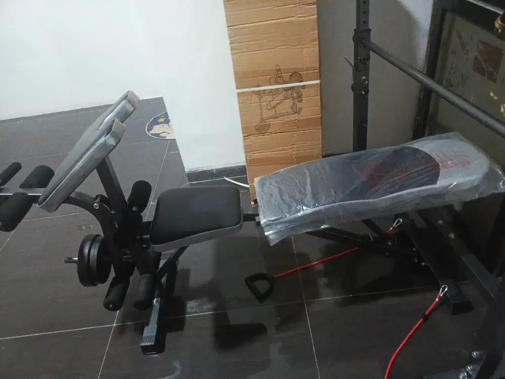 Bench press bisa 300kg