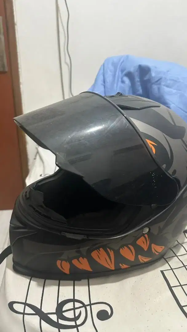 helm zeus 822b bekas