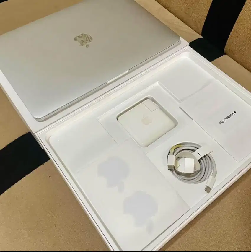 Macbook Pro 2019 fullset original mulus