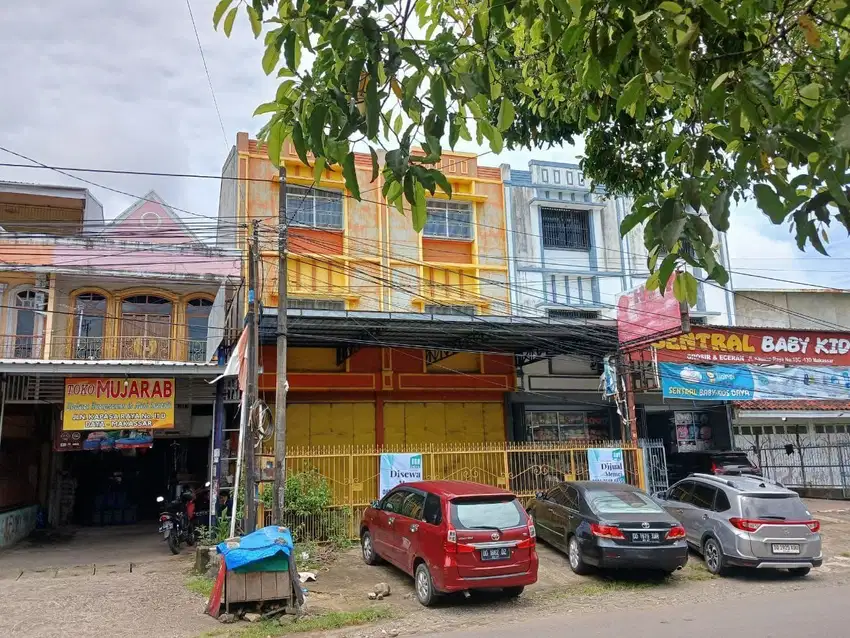 Dijual Ruko 3 Lantai di Jalan Kapasa Raya