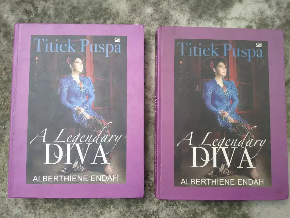 Buku Otobiografi Titiek Puspa