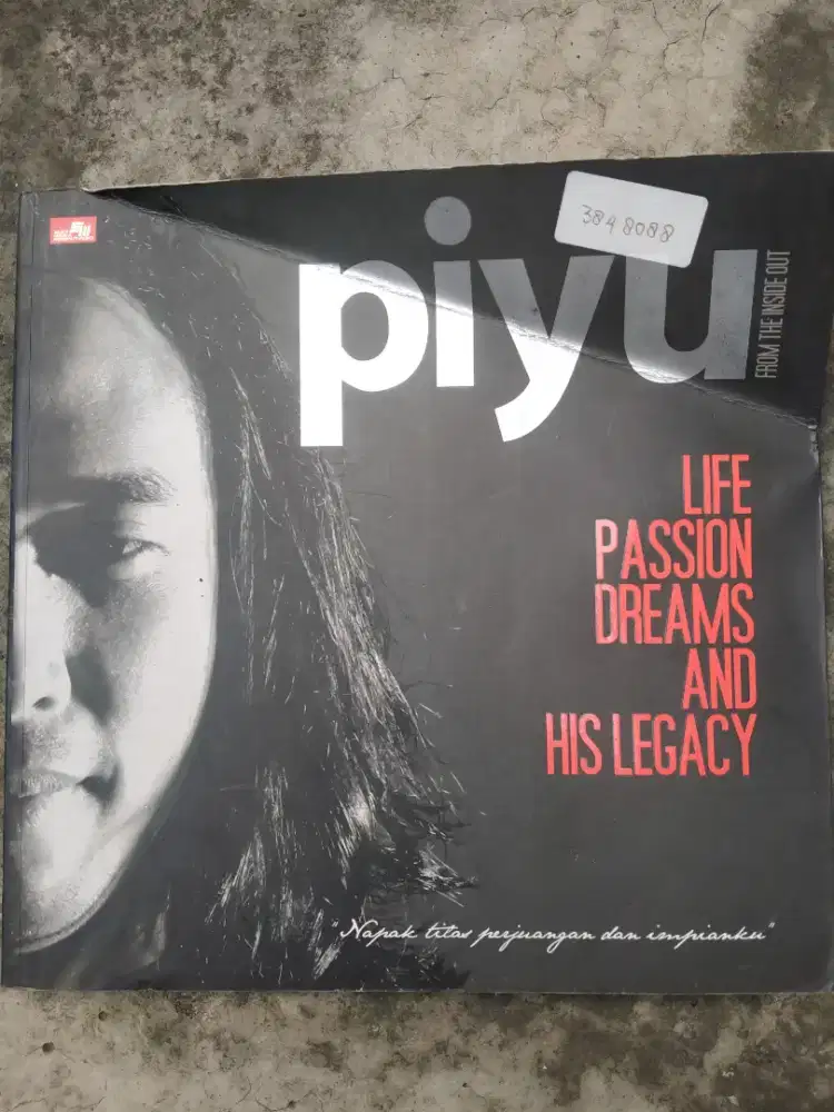 Buku Otobiografi Piyi Padi Band
