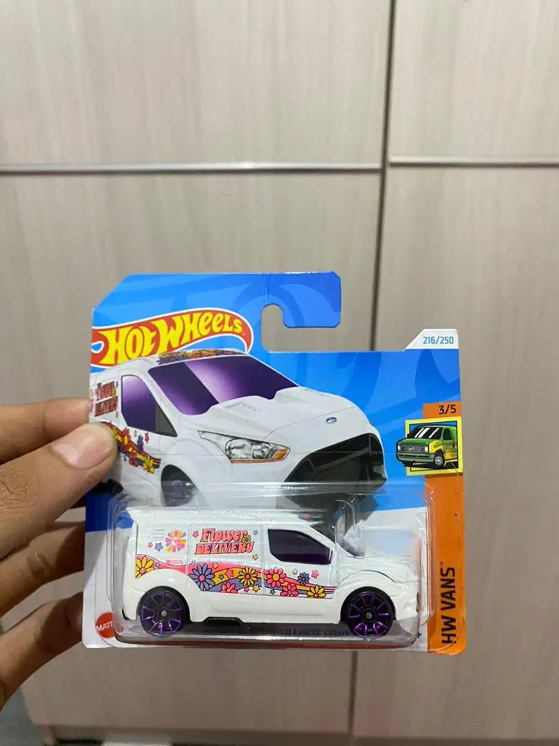 Hot wheels Treasure hunt Ford Transit connect