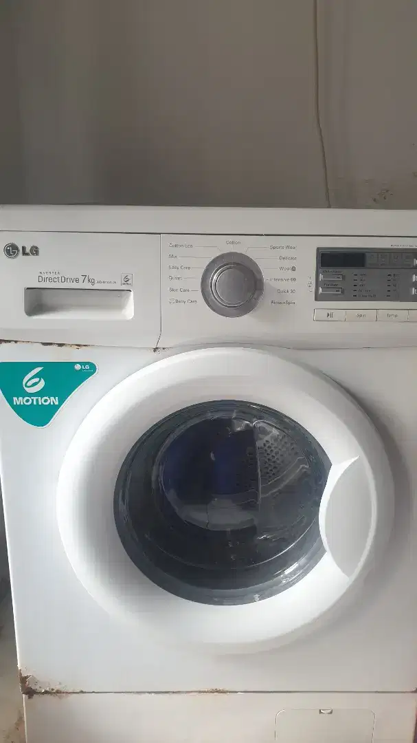 LG FRONT LOADING WASH MACHINE-mesin cuci LG 7kg bukaan depan