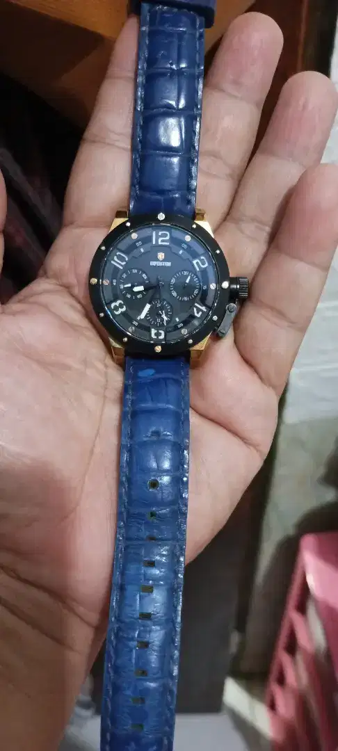 Jam tangan wanita kinclong