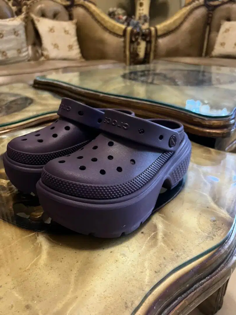 Dijual sendal crocs stomp clog dark iris