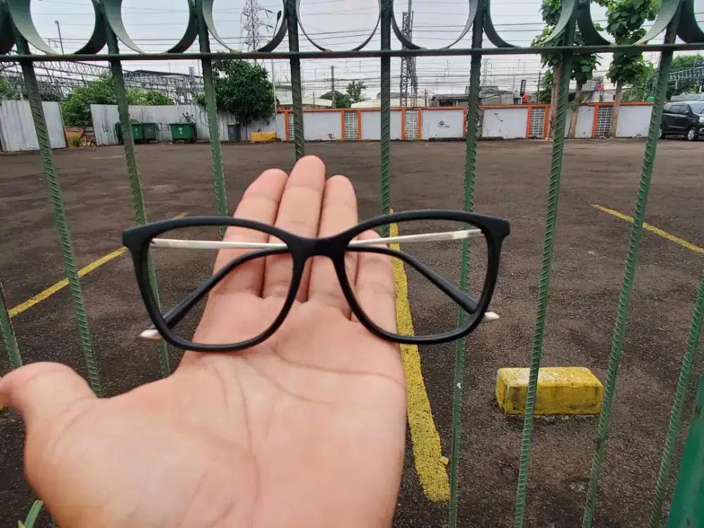 Dijual frame kacamata wanita Ana Hickmann 6269 A01 original seken