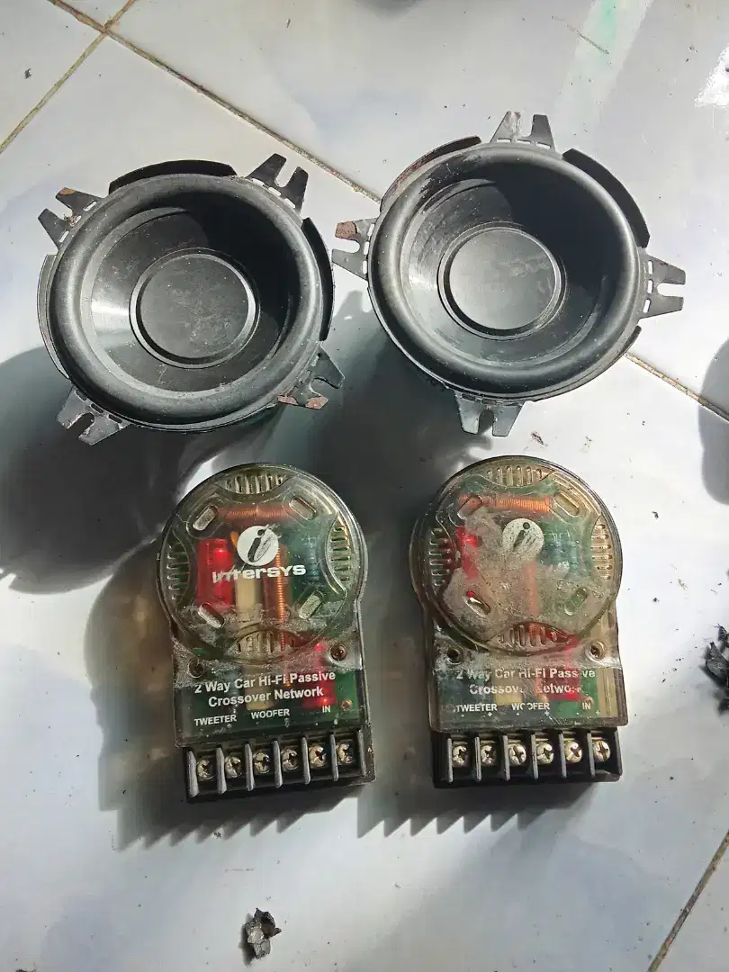 Speaker 4 inch, plus crossover merek intersys