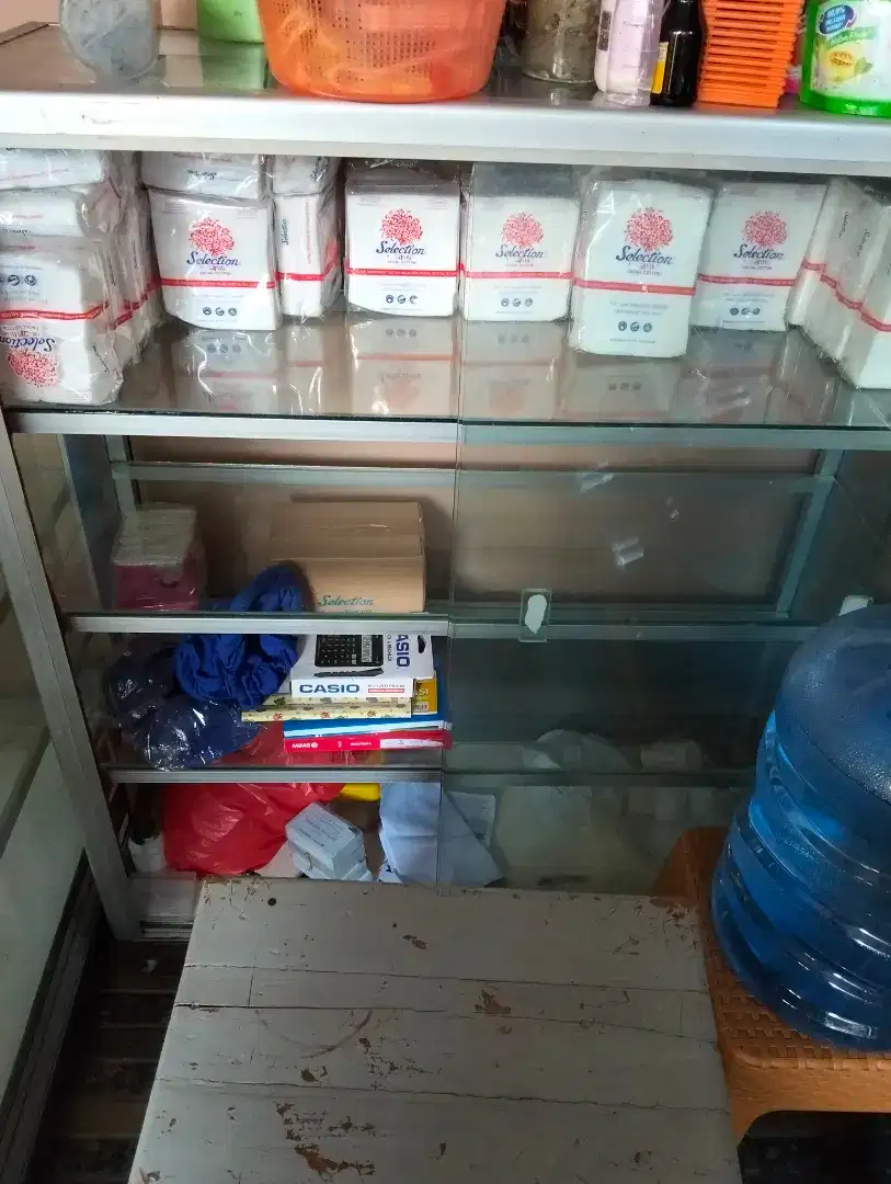 ETALASE KACA PLUS RAK DAN RODA PANJANG 1 METER 2 UNIT