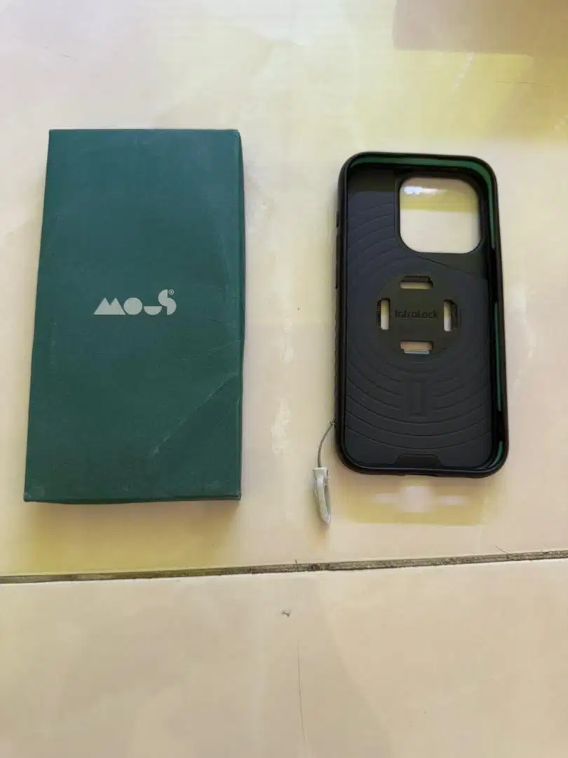 Iphone 15 pro (case) - Mous (Intralock series)