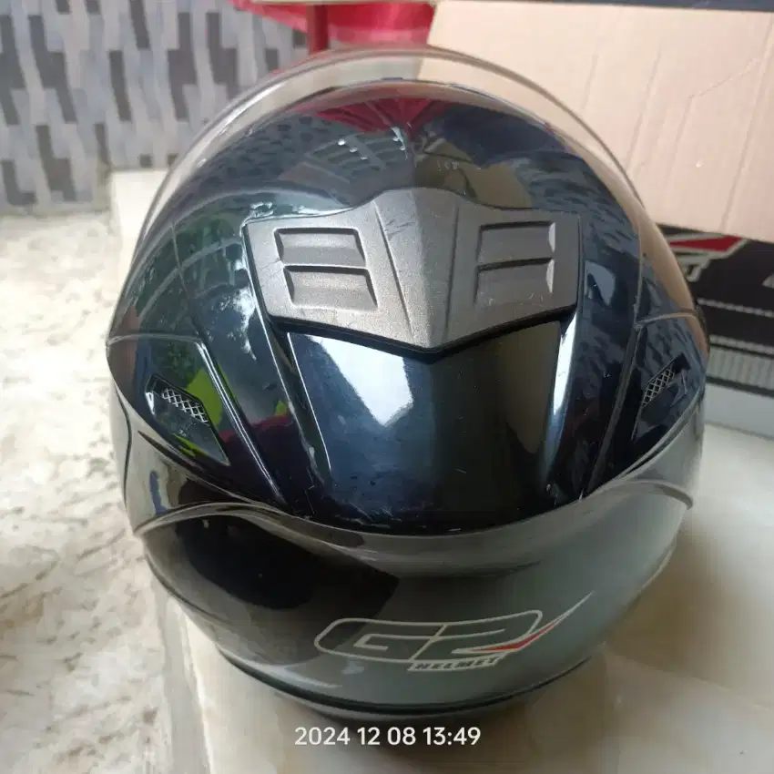 Helm G2 hitam glossy