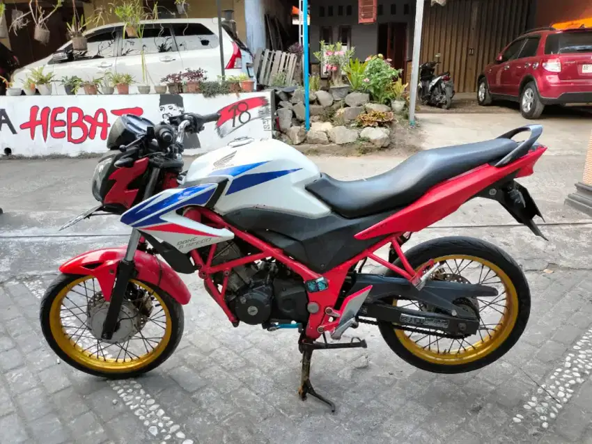 CB 150 R thn 2014 plat AB kota