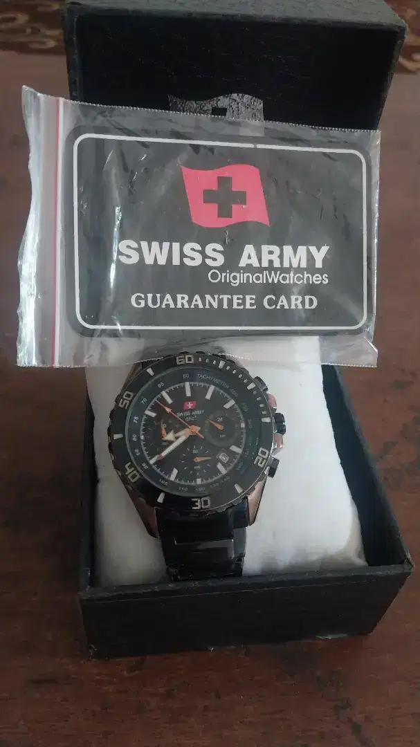 Jam tangan merk swiss army