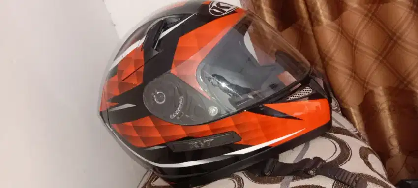 Jual helm fullface merk KYT uk L